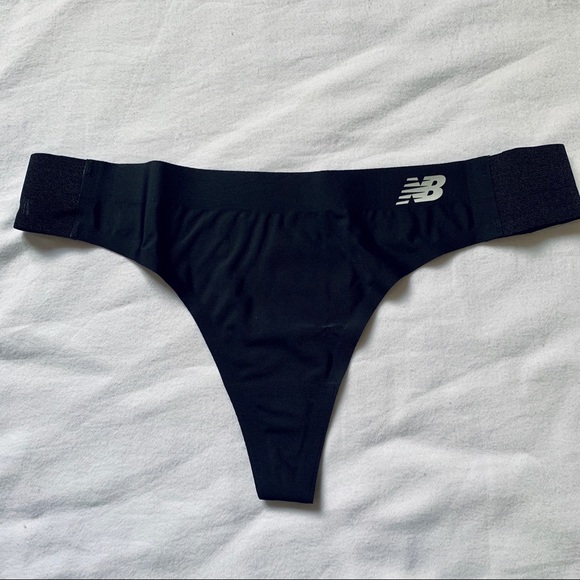 🛍 FREE W/50$ PURCHASE - BNIB✨ New Balance Thong - Picture 2 of 5